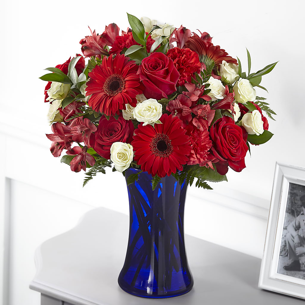 Hearts Embrace Bouquet – Main Street Floral, Superior NE
