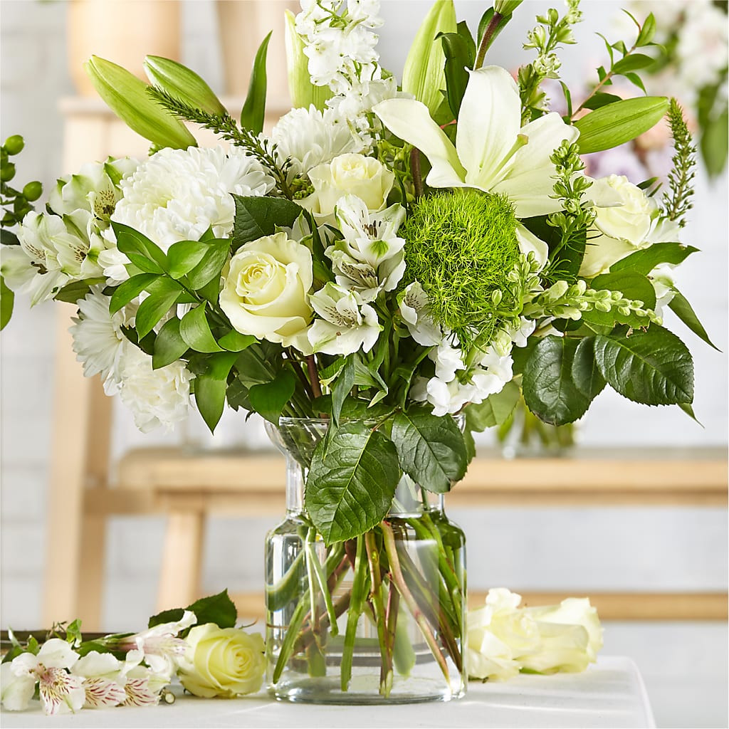 Classic Ivory – A Florist Original – Main Street Floral, Superior NE
